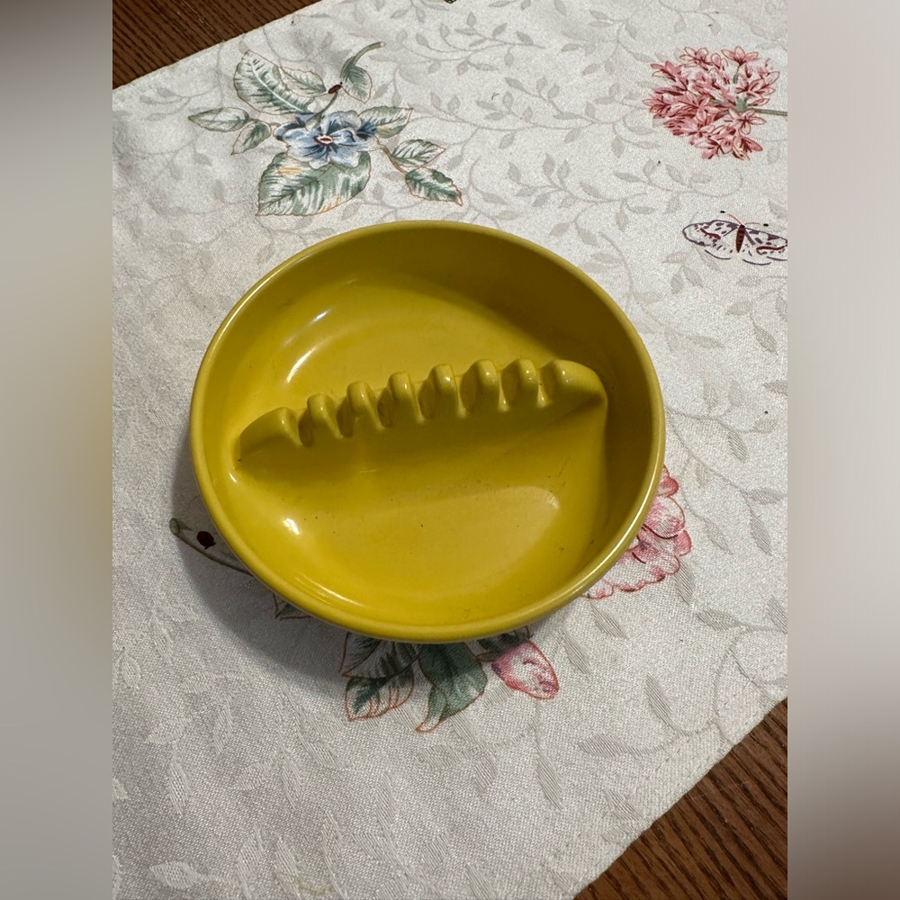 Vintage, yellow ashtray